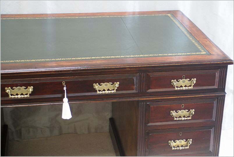 2052 Antique Mahogany Pedestal Desk (4)